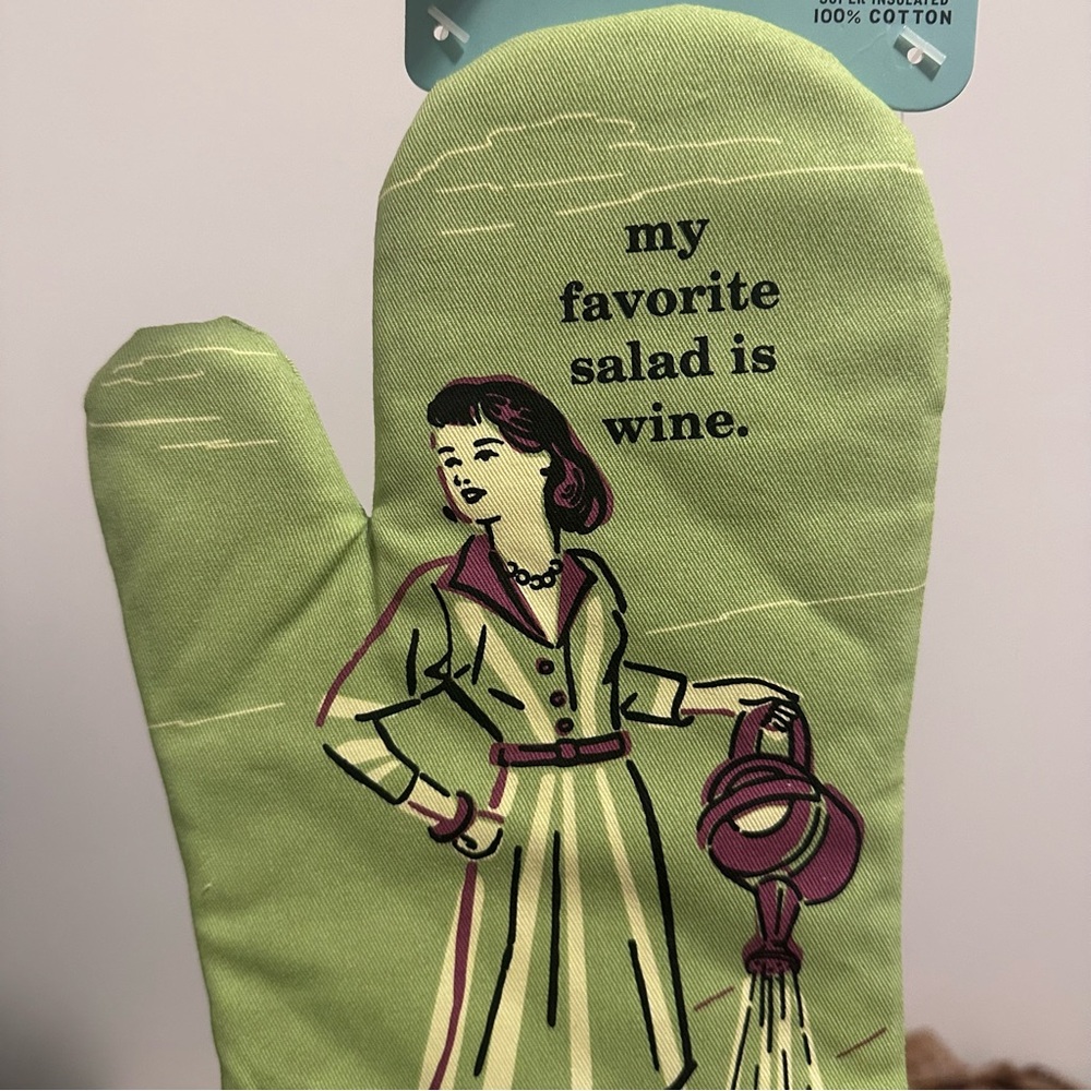 Blue Q “my favorite salad is wine.” Oven mitt NWT